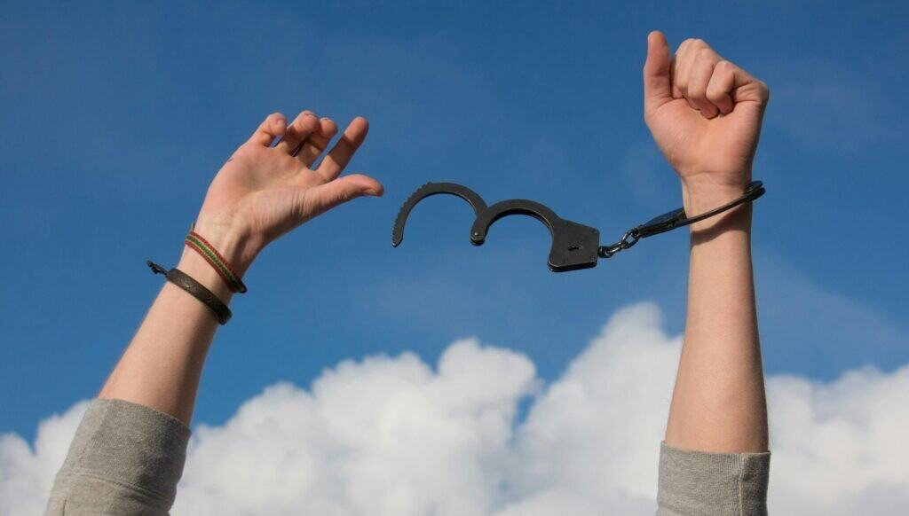 Why You Can’t Say No: The Psychology of People-Pleasing and How to Break Free 2 break free from people-pleasing, how to set boundaries, stop people-pleasing